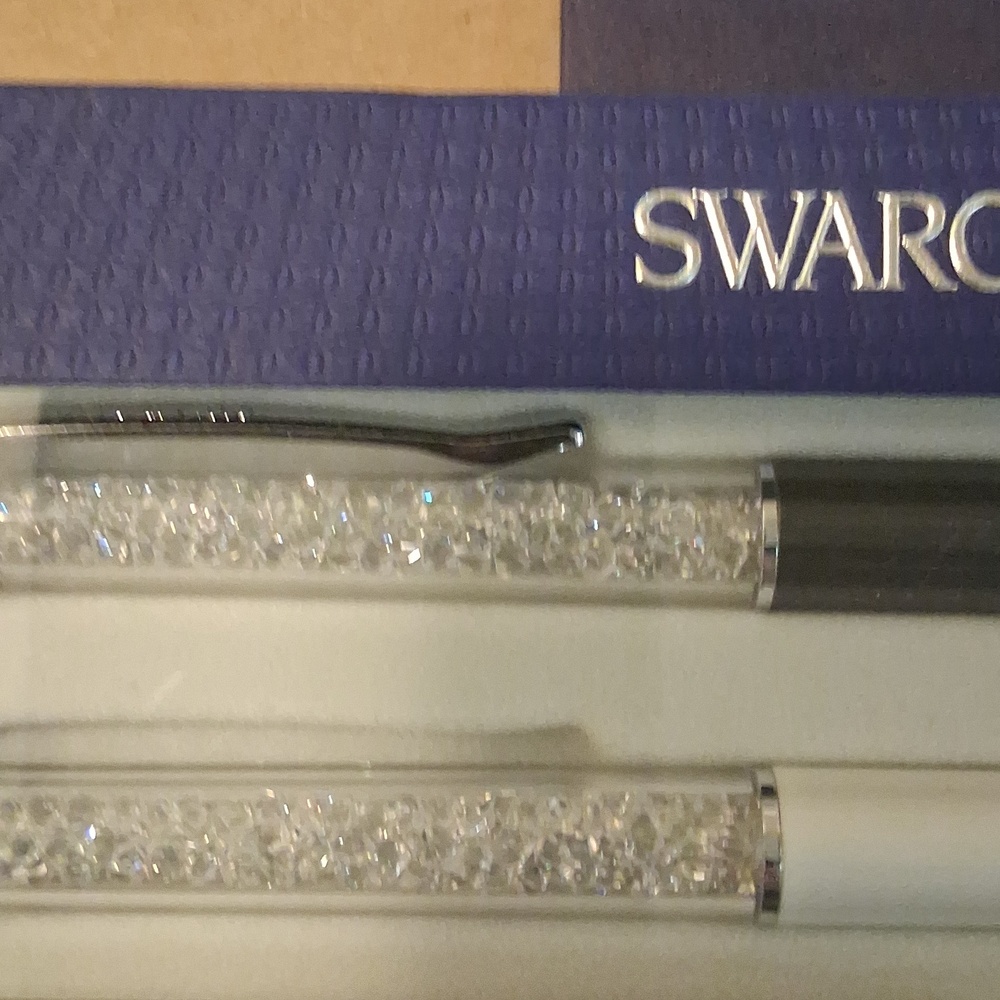 Pens - Picture 2 of 3